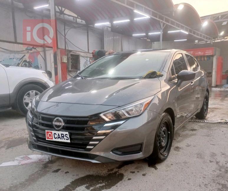 نيسان فيرسا